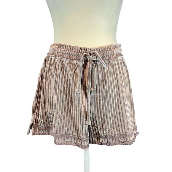 Mocha Burn‎ Out Lazy crushed velvet shorts - Picture 1 of 8